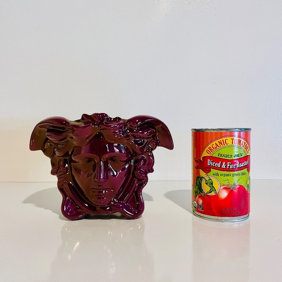 Versace x Rosenthal Medusa Grande Fuchsia Porcelain Scented Candle in Box - Picture 7 of 15